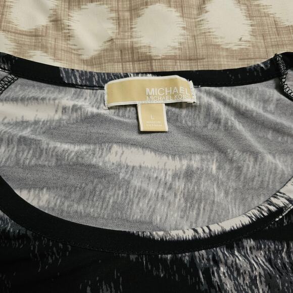 Micheal Kors Size L Black White 3/4 sleeve shirt Wide Sleeves - Picture 3 of 6